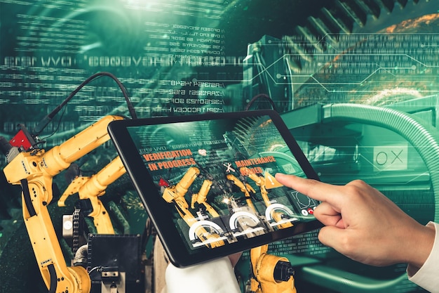 Ingenieur steuert Roboterarme durch Technologie der Augmented-Reality-Industrie