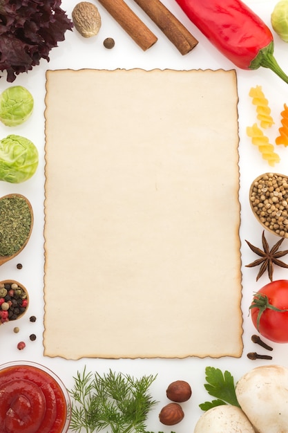 Foto ingredientes alimentares e especiarias em branco