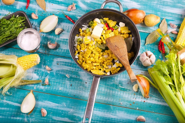 Foto ingredientes alimentares para sopa de creme de milho. fechar-se