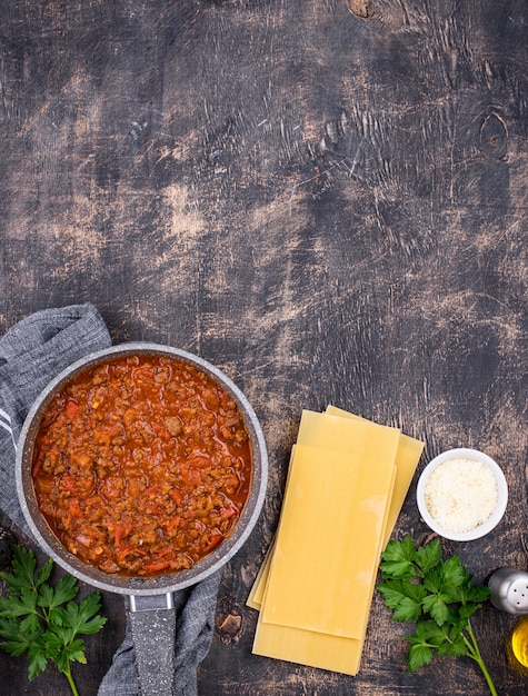 Ingredientes para cocinar lasaña boloñesa