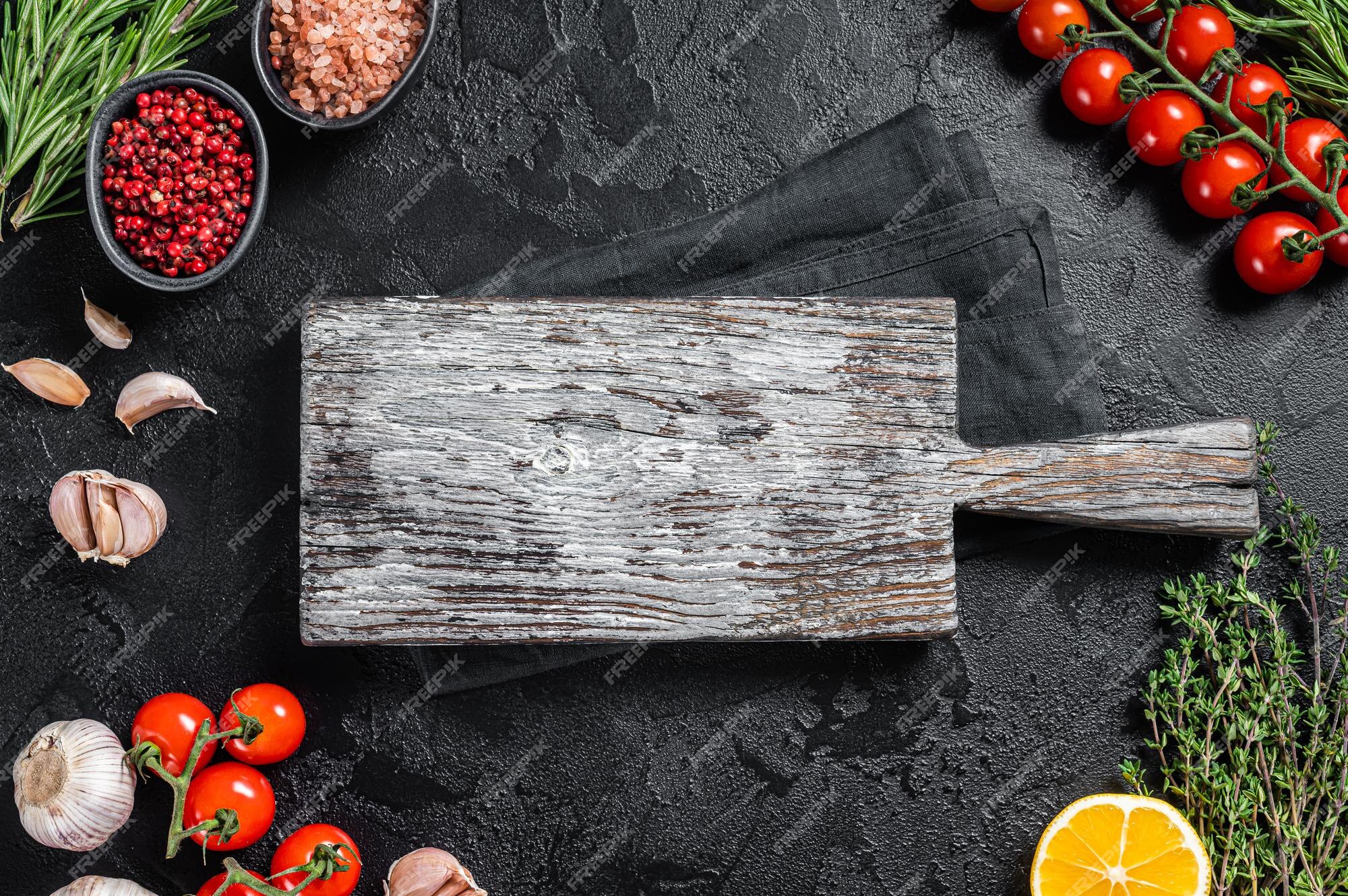 Festival Sábana Arroyo Ingredientes para cocinar y tabla de cortar vacía en la mesa de madera  vieja cocina de alimentos y fondo de alimentación saludable fondo negro  vista superior espacio de copia | Foto Premium