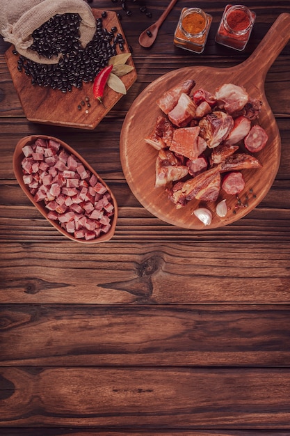 Foto ingredientes para una feijoada típica brasileña