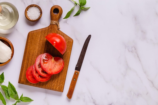 Ingredientes para hacer ensalada caprese