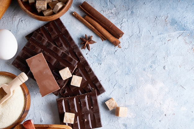 Ingredientes para hornear galletas, pasteles. Herramientas, platos para cocinar.