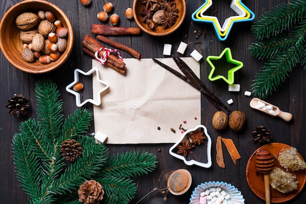 Ingredientes para cozinhar biscoitos de gengibre de Natal