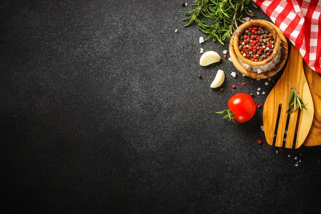Ingredientes para cozinhar fundo de alimentos Vista superior em fundo preto
