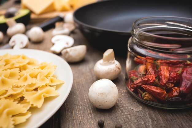 Foto ingredientes para cozinhar massas italianas