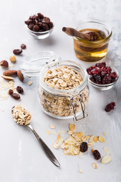 Ingredientes para granola de aveia caseira