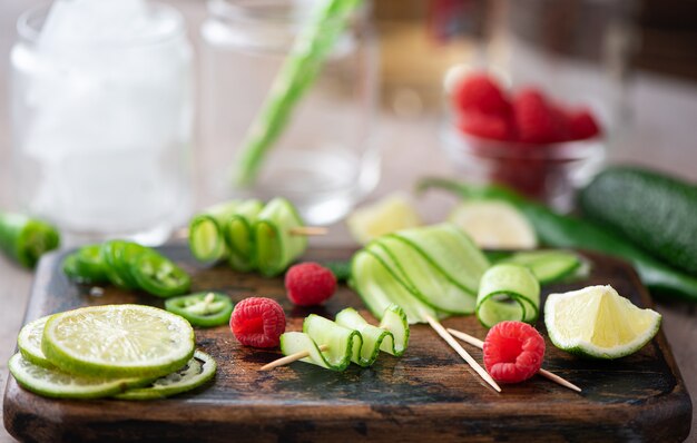 Ingredientes para um cocktail de verão