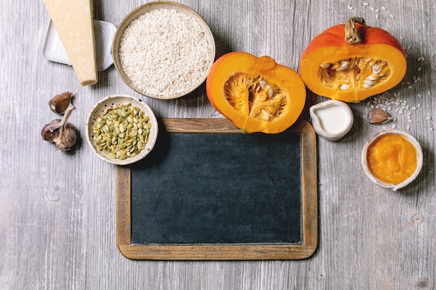 Ingredientes para risotto de calabaza y pizarra