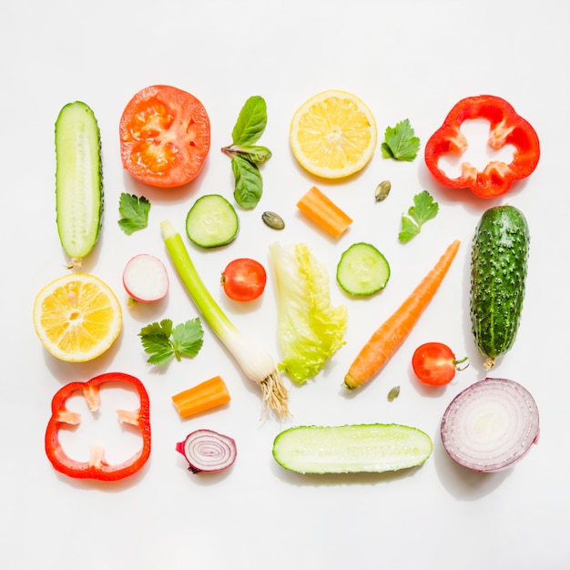 Ingredientes saludables incluidos en una ensalada