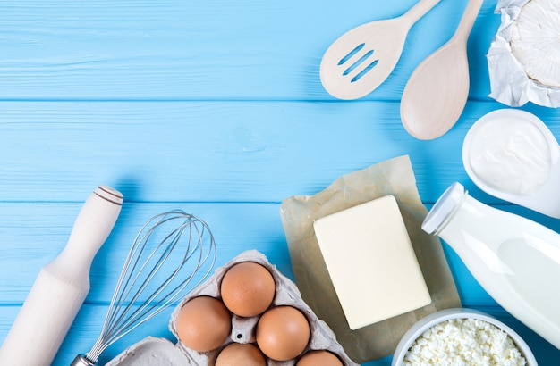 Ingredientes y utensilios de cocina.