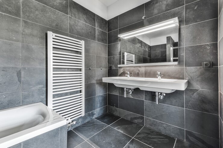 Foto innenarchitektur des schönen und eleganten badezimmers