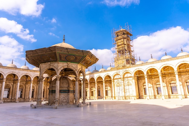 Innenhof der Alabaster-Moschee in Kairo in der ägyptischen Hauptstadt