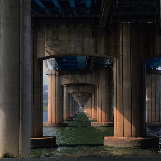 Foto innenraum der brücke