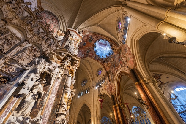 Innenraum der Primas-Kathedrale der Heiligen Maria von Toledo.