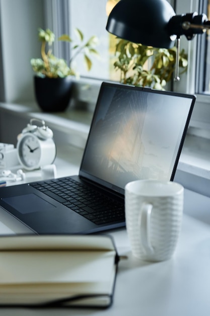 Innenraum des Arbeitsplatzes zu Hause