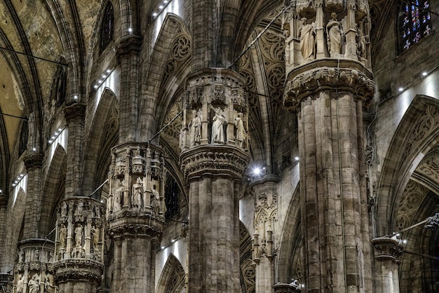 Innenraum des Mailänder Doms Duomo d Milano in Italien