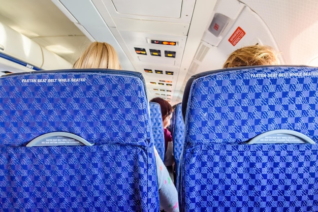 Innenraum des modernen Flugzeugs Blick vom Beifahrersitz