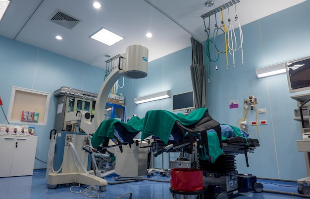 Innenraum eines Krankenhauses mit Maschinen
