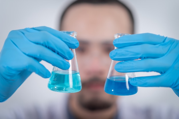 Innovación cosmética de la investigación química en el laboratorio