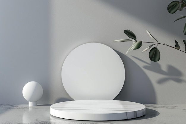 Un inodoro blanco sentado en un lujoso suelo de mármol ideal para conceptos de diseño de interiores