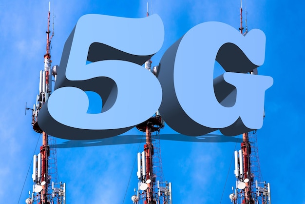 Foto inschrift 5g und telekommunikationszellturm und -antenne funkturm mit 5g-netzwerk