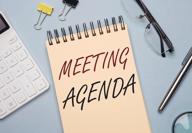Inscrição da agenda da reunião. Compromisso de negócios, evento e agenda de escritório