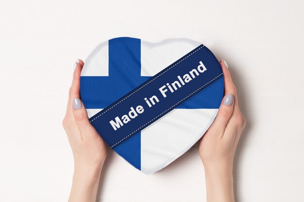 Inscripción hecha en Finlandia la bandera de Finlandia.