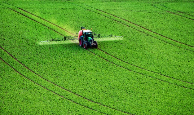 Insecticida de pulverización de maquinaria agrícola