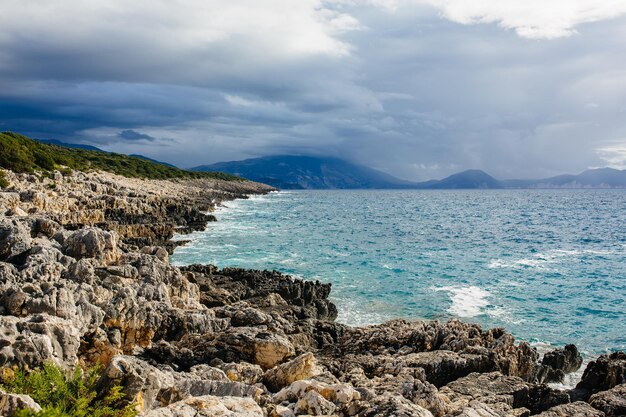 Insel Kefalonia mit Sonnenschein und klarem Himmel