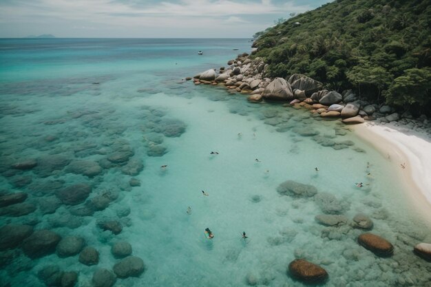 Insel La Digue auf den Seychellen Silberstrand mit Granitstein und Dschungel Mann genießt Urlaub