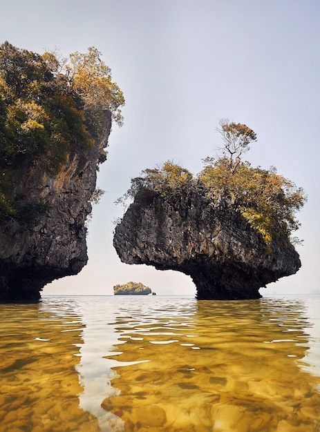 Insel und Felsen in Thailand