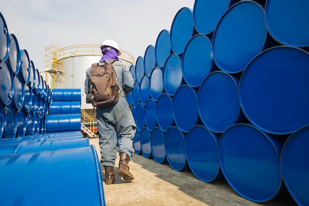 Inspektionsprotokoll für männliche Arbeiter, Trommelöllagerfässer, blau, horizontal oder chemisch