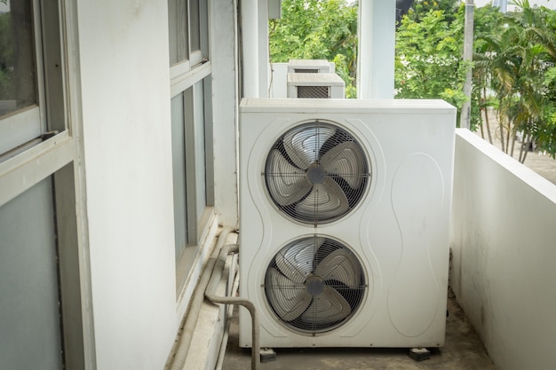 Instalação de ar condicionado de condensador antigo ar condicionado refrigerador