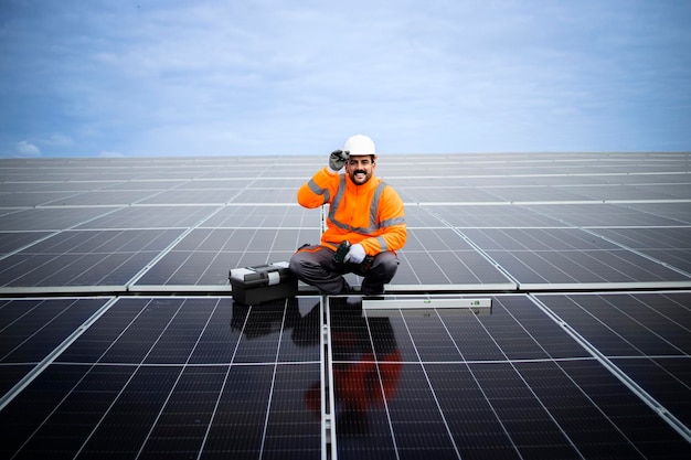 Instalação de painéis solares para energia sustentável