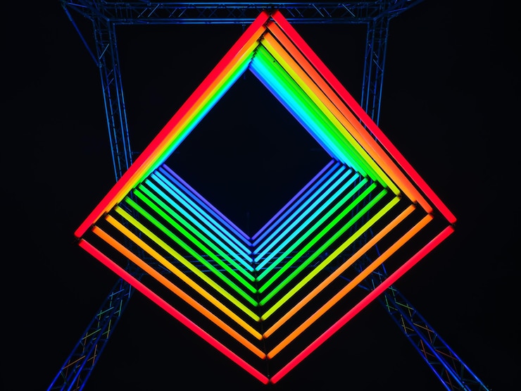 Foto una instalación de arte de luces de colores en apoyo del orgullo lgbt y personas transgénero un símbolo de amor y tolerancia foto de gran resolución para el diseño