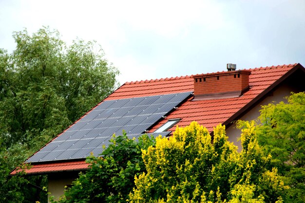 Instalación de una celda solar en un techo