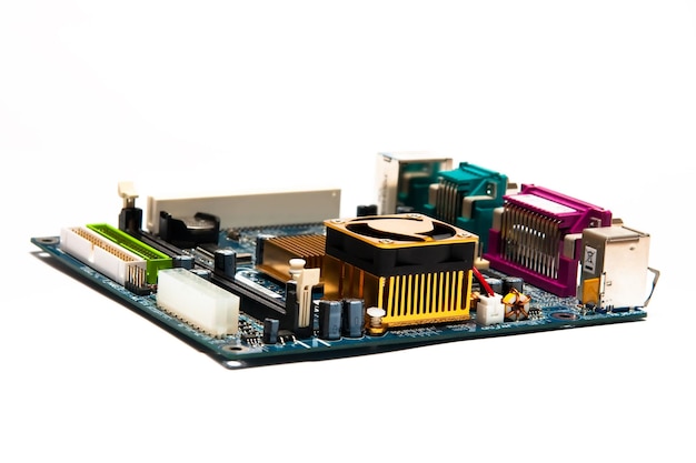 Instalación de desarrollo de investigación de electrónica moderna Ingeniera negra ¿Placa base de computadora Soldadura Científicos Diseño PCB Microchips de silicio Semiconductores Toma de primer plano medio