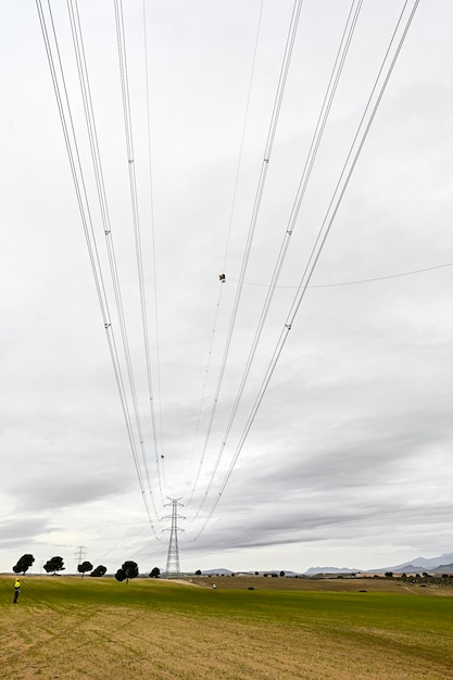 Instalación y montaje de torres eléctricas de gran altura