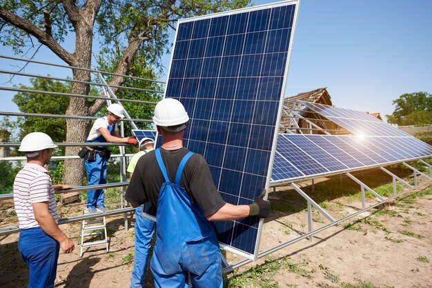 Instalación de sistema de panel solar independiente, energía verde renovable