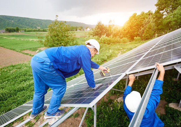 Installation eines eigenständigen Solar-Photovoltaik-Systems