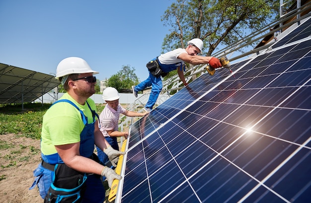 Installation eines eigenständigen Solarpanelsystems