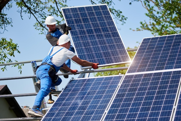 Installation eines eigenständigen Sonnenkollektorsystems, erneuerbare grüne Energie