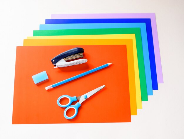 Papel deco puntos arcoiris - Craftingeek