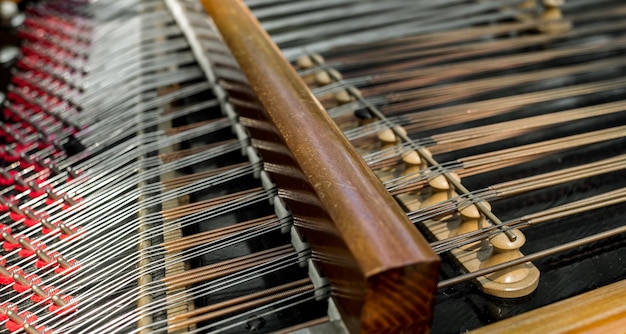 El instrumento de la música Cimbalom de cerca.