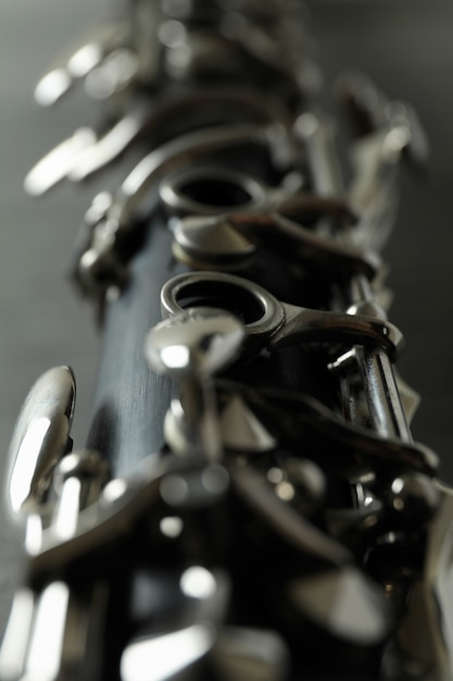 Instrumento musical para clarinete, close-up e foco seletivo