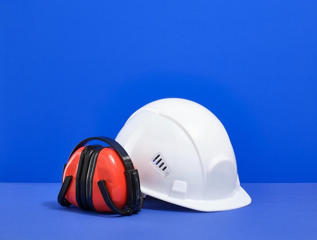 Instrumentos de construção Capacete e fones de ouvido de protecção para edifícios Instrumentos e equipamento