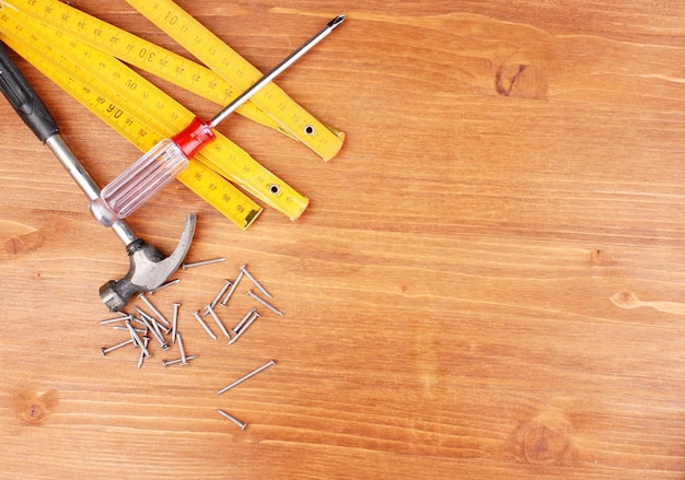 Foto instrumentos con fondo de madera