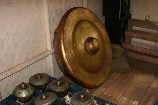 Instrumentos musicais na orquestra Gamelan na Indonésia